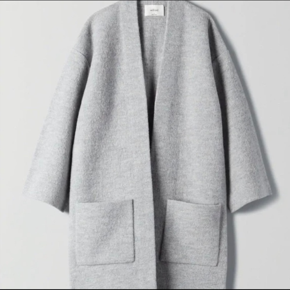 Aritzia Wilfred size M sweater - shrunk to an XS